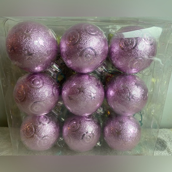 Massive bundle of like new Christmas ornaments - 6 containers - Picture 7 of 9